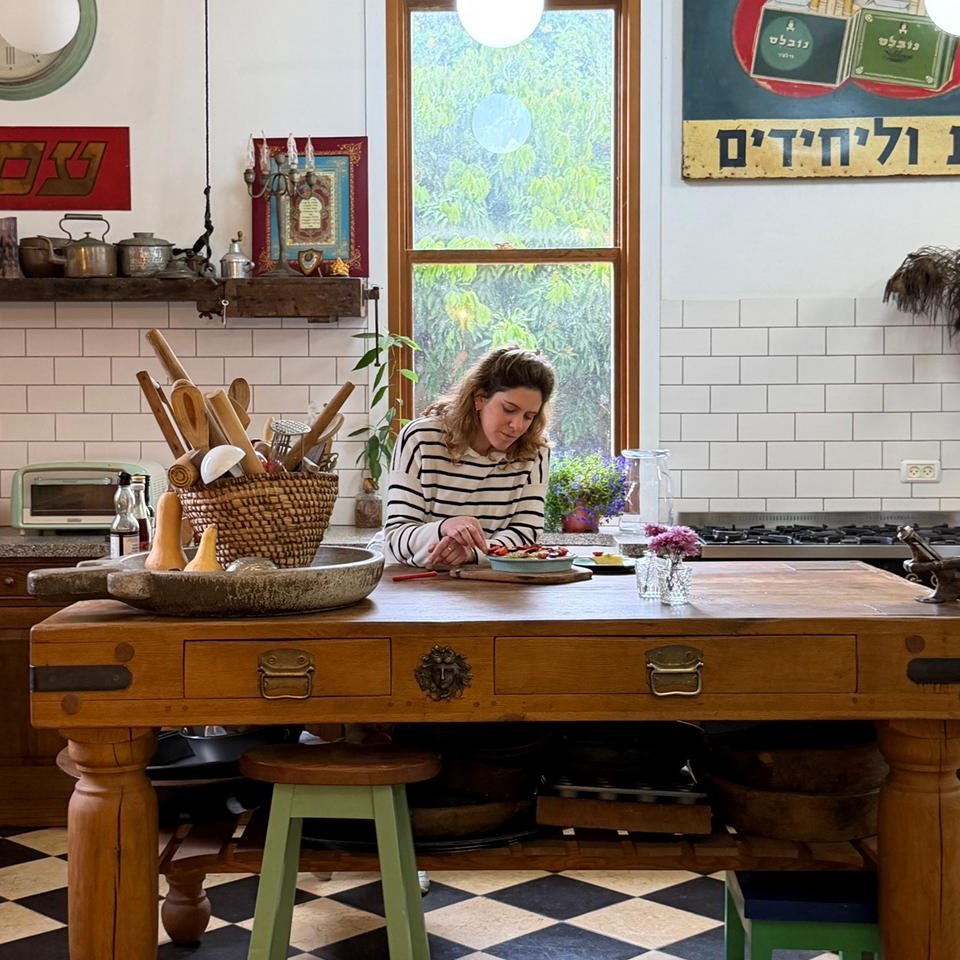 יעל קופמן בסטודיו